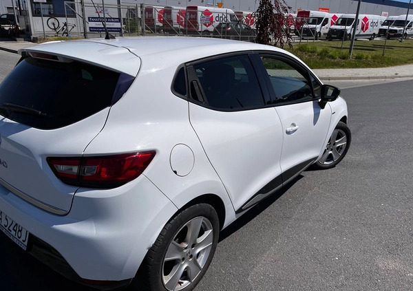 Renault Clio cena 38800 przebieg: 68000, rok produkcji 2016 z Skawina małe 37